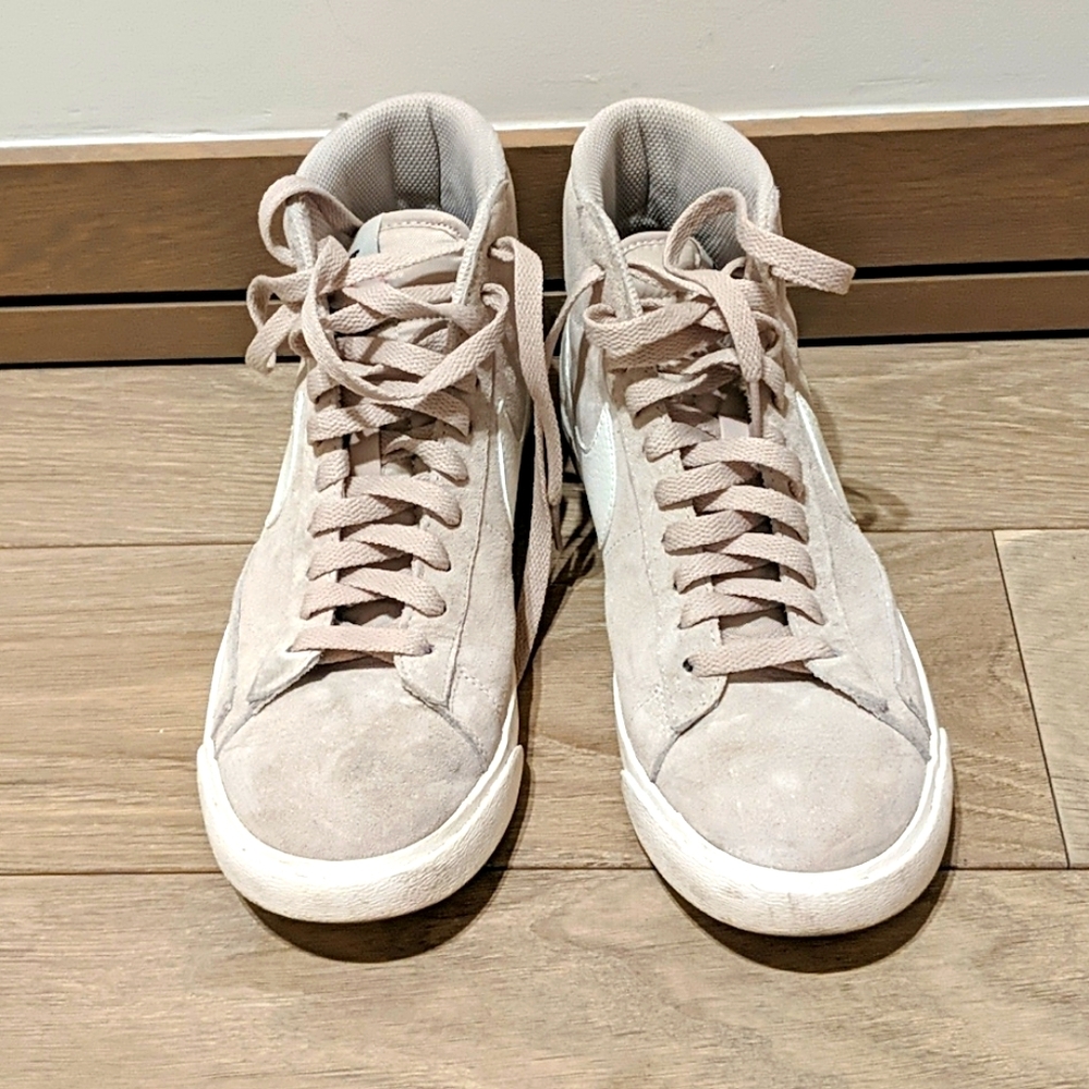 Nike Mid Vintage Blazers